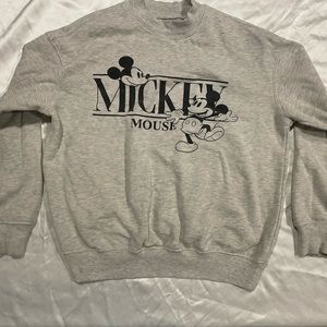 Nice Y2K Walt Disney Mickey Mouse Cartoon Sweatshirt 
Size Small